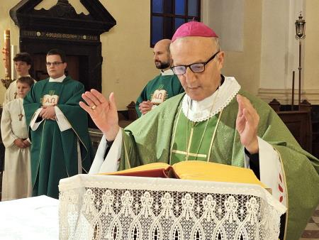 Sveto maši je imel ljubljanski pomožni škof msgr dr Anton Jamnik 